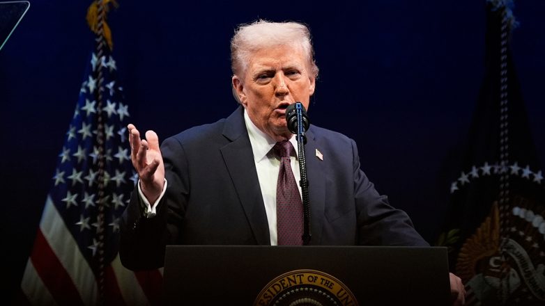 Παρέτεινε την εκεχειρία ο Ντόναλντ Τραμπ