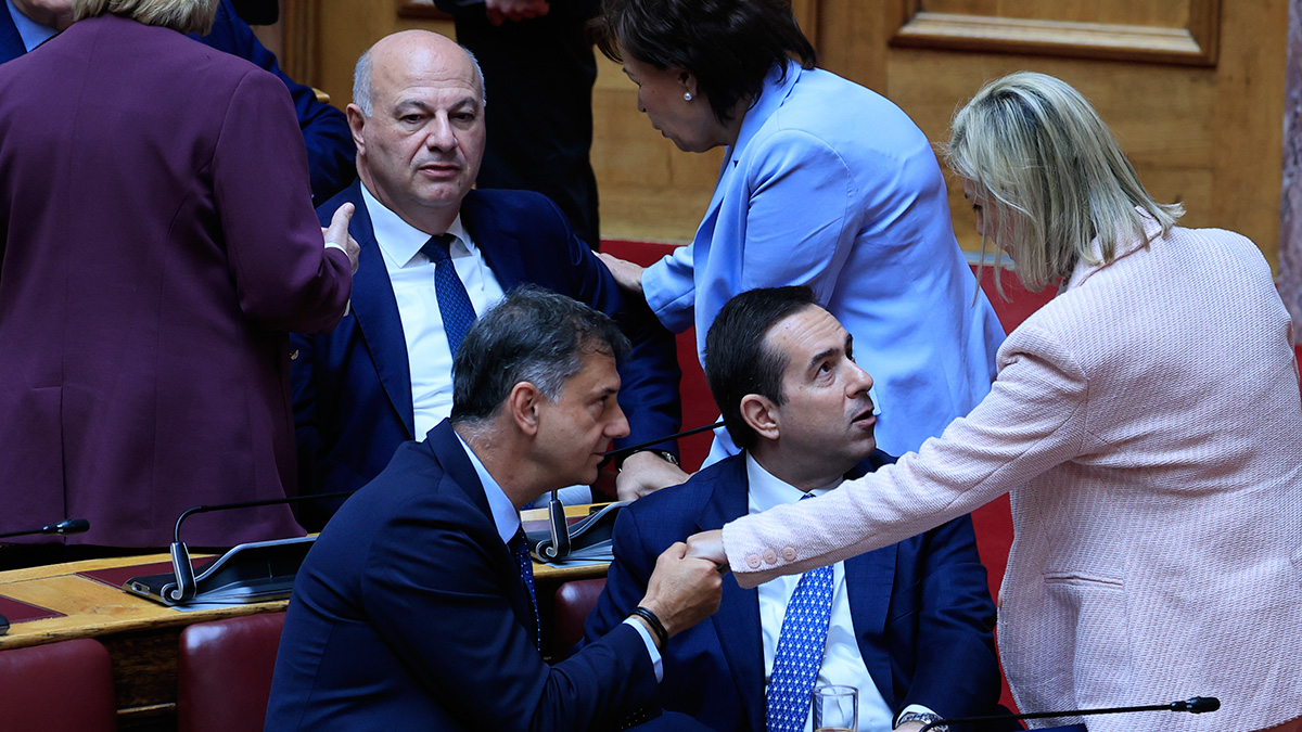 ΟΠΕΚΕΠΕ: Παρασκήνιο και παρατράγουδα κατά την ψηφοφορία για την άρση των ασυλιών