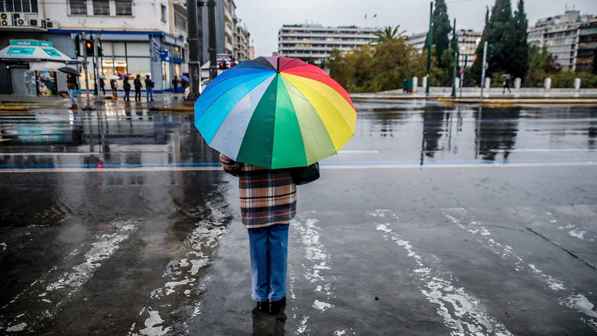 Καιρός: Τοπικές βροχές και πτώση της θερμοκρασίας