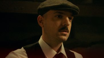 Apon: Το εντυπωσιακό βίντεο κλιπ για το «Ρεμπέτικο» με γνωστό ηθοποιό σε ρόλο – έκπληξη!