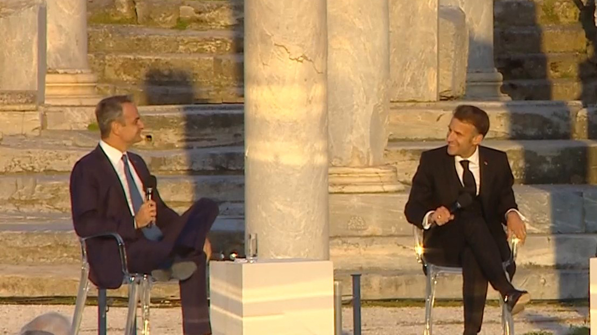 Live η συνάντηση Μητσοτάκη – Μακρόν στη Ρωμαϊκή Αγορά