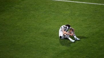 Αποδοκιμασίες και κατάρρευση μετά την ήττα