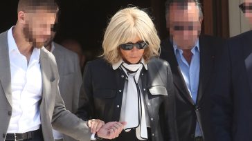 Μπριζίτ Μακρόν: Με μίνιμαλ κομψό σύνολο στη νέα της εμφάνιση στο κέντρο της Αθήνας