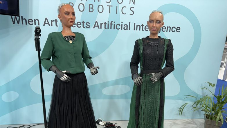 «Σοφία»: Το ρομπότ που μιλά και αναγνωρίζει πρόσωπα