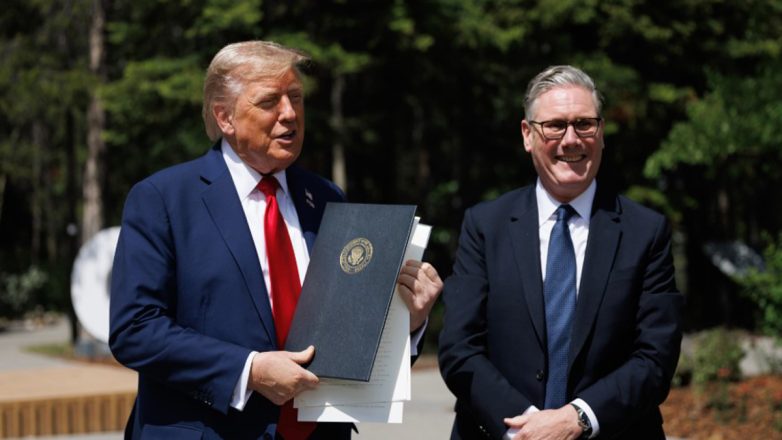 Τηλεφωνική επικοινωνία Στάρμερ και Τραμπ