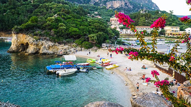 Μέχρι τα μεσάνυχτα οι αιτήσεις για τον Κοινωνικό Τουρισμό