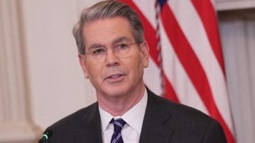 Μπέσεντ: O αποκλεισμός σύντομα θα αναγκάσει το Ιράν να μειώσει την παραγωγή πετρελαίου