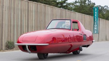Gyro-X 1967: Το αυτοκίνητο με… δύο ρόδες που δεν έπεφτε ποτέ και προοριζόταν να λύσει το μποτιλιάρισμα (Βίντεο)