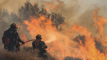 Σε εξέλιξη πυρκαγιά στο Ζευγολατιό Κορινθίας