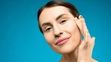 H φιλοσοφία του Skin Longevity με σύμμαχο συνθέσεις βασισμένες στη βιομιμητική επιστήμη