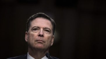 Πρώην διευθυντής του FBI κατηγορείται για απειλή κατά του Τραμπ μέσω… φωτογραφίας
