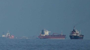 WSJ: Εντολή Τραμπ για παράταση αποκλεισμού στα στενά του Ορμούζ