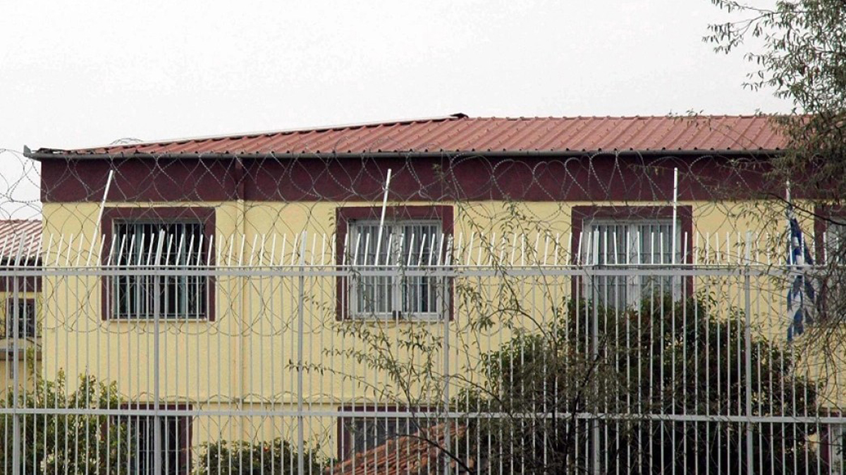 Έρευνες σε κελιά του Καταστήματος Κράτησης Λάρισας
