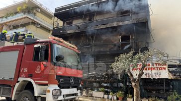 Ίλιον: Υπό πλήρη έλεγχο η φωτιά στο κατάστημα ανταλλακτικών