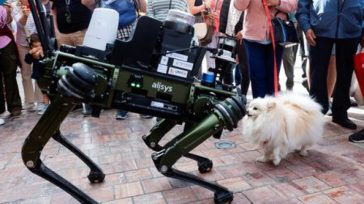 Σκύλος ρομπότ πραγματοποιεί περιπολία στη Μάλαγα