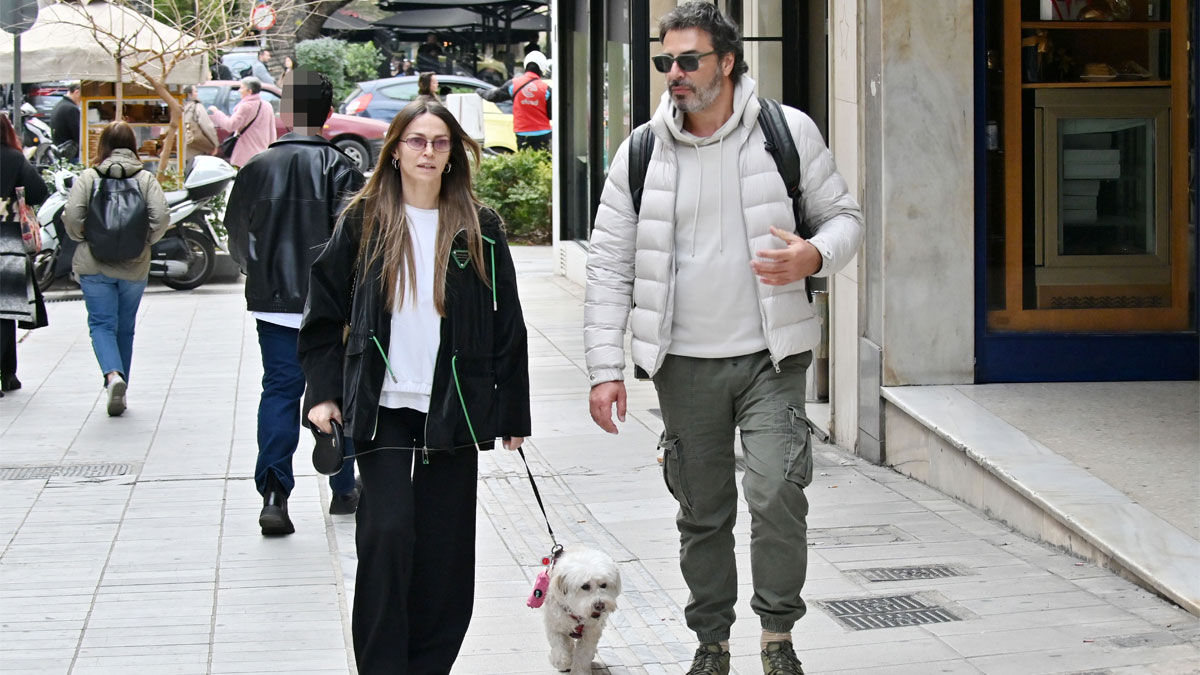 Κατερίνα Θεοχάρη: Οι βόλτες της στο κέντρο της Αθήνας μαζί με τον γοητευτικό ηθοποιό Βασίλη Παλαιολόγο