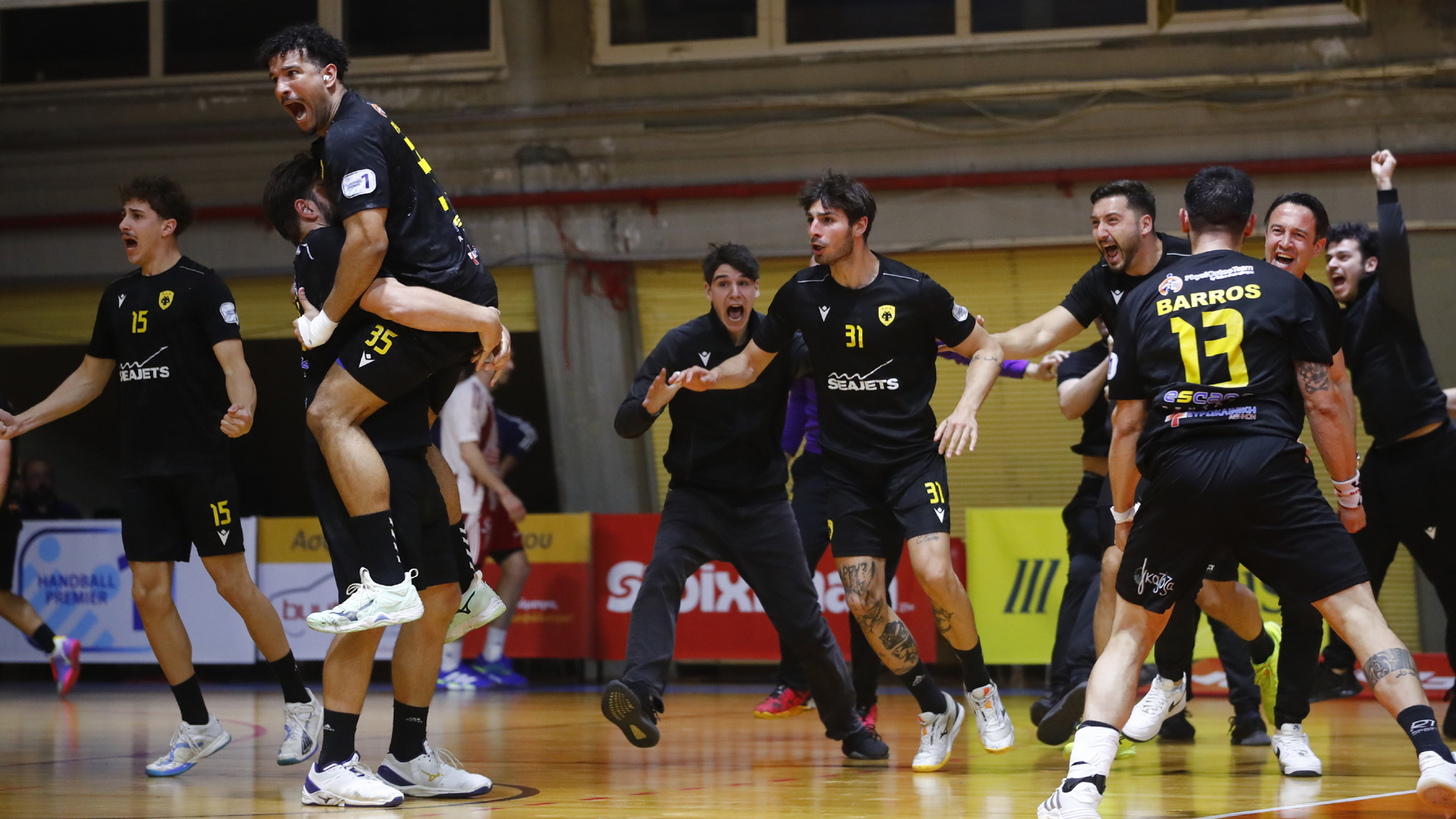 Χάντμπολ: Break με τρομερή ανατροπή η ΑΕΚ, 33-32 τον Ολυμπιακό