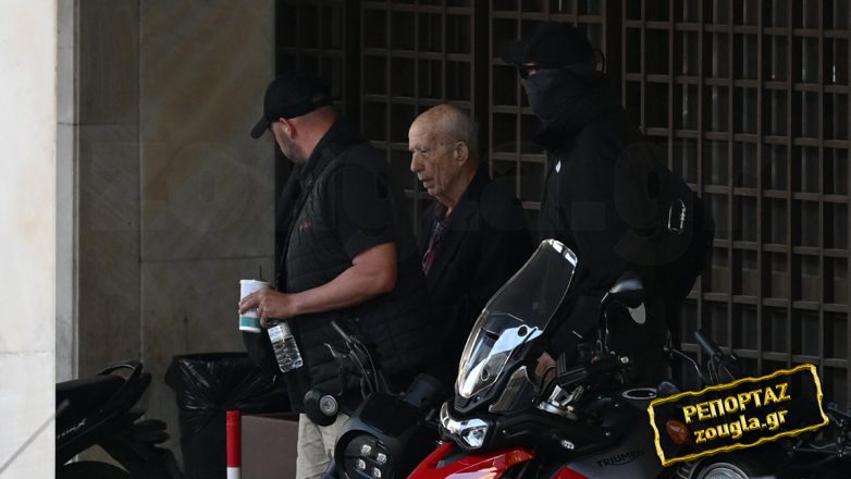 Έμειναν άναυδοι οι αστυνομικοί: Ο 89χρονος πρότεινε να τους… κεράσει φαγητό γιατί τους ταλαιπώρησε Έμειναν άναυδοι οι αστυνομικοί: Ο 89χρονος πρότεινε να τους… κεράσει φαγητό γιατί τους ταλαιπώρησε
