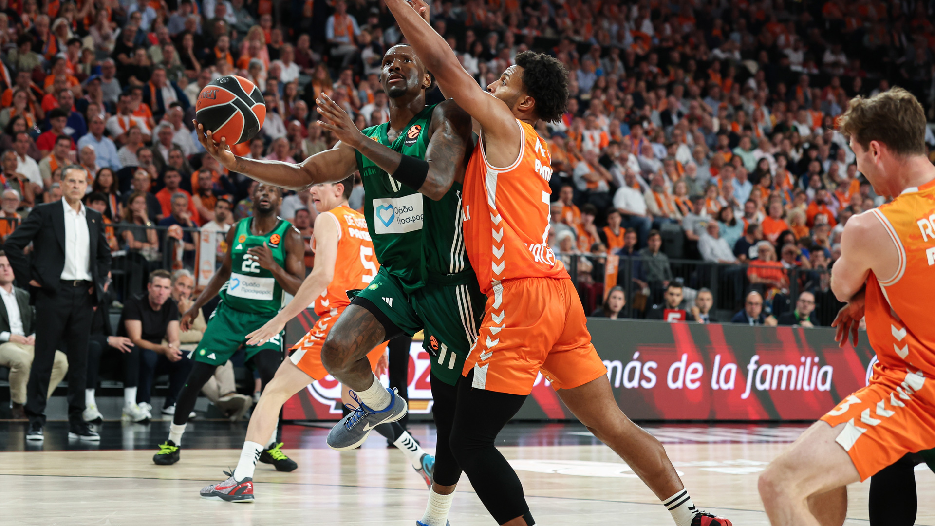 Euroleague: Το buzzer του Χέις-Ντέιβις στην κορυφή του top-10 (video)