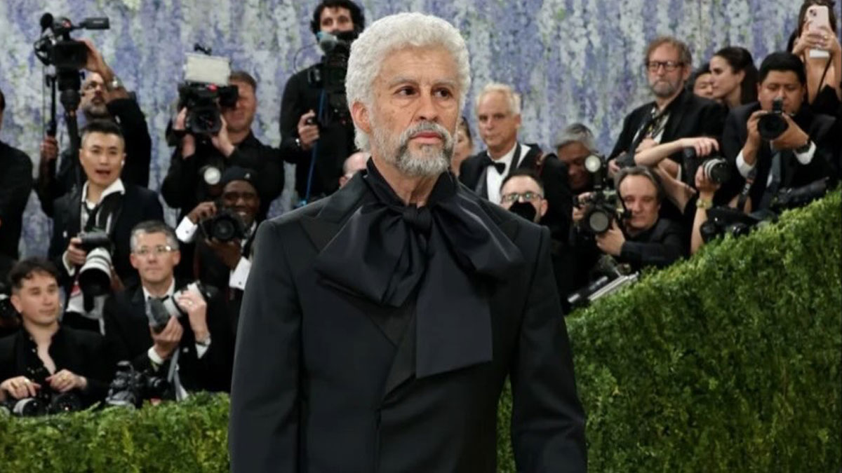 H απίστευτη μεταμόρφωση του Bad Bunny στο Met Gala 2026 – Εμφανίστηκε 50 χρόνια μεγαλύτερος!