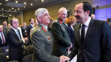 Επαφές του Αρχηγού τις Εθνικής Φρουράς με θέμα τις διεθνείς προκλήσεις
