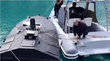 Oι Ένοπλες Δυνάμεις ανέλαβαν την έρευνα για το μη επανδρωμένο σκάφος που βρέθηκε στη Λευκάδα