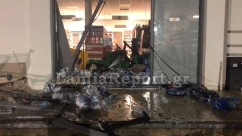 Ανατίναξαν ΑΤΜ στα Οινόφυτα και άρπαξαν 110.000 ευρώ