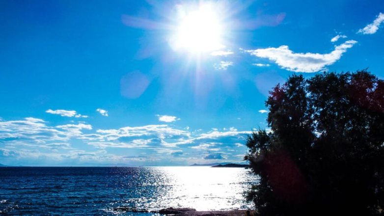 Καιρός: Βροχές στα βόρεια και ζέστη στα νότια