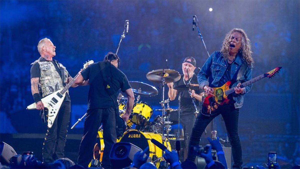 Metallica στο ΟΑΚΑ: Πώς σχολίασαν οι Τρύπες τη διασκευή του «Δεν χωράς πουθενά»