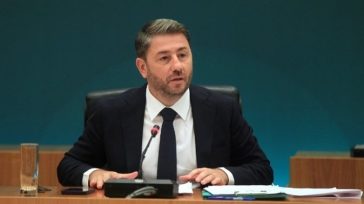 Ο Ανδρουλάκης ξέχασε, εκ παραδρομής, να δηλώσει τους τραπεζικούς του λογαριασμούς στο εξωτερικό