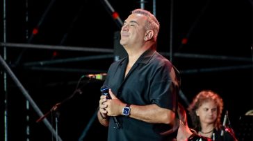 Αντώνης Ρέμος: Η συγκινητική εξομολόγηση και η πρόσκληση για τη μεγάλη συναυλία του