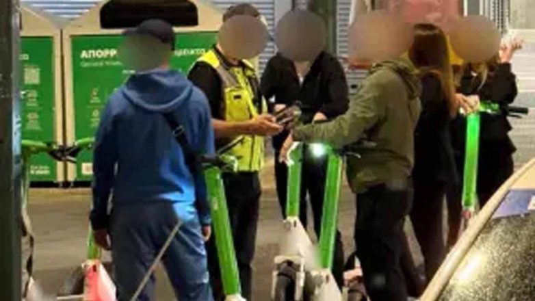 Ηλεκτρικά πατίνια: 214 παραβάσεις μέσα σε τέσσερις ημέρες Ηλεκτρικά πατίνια: 214 παραβάσεις μέσα σε τέσσερις ημέρες