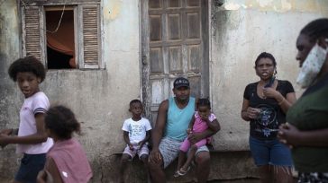 Γκάνα: Απομακρύνει 300 υπηκόους της από τη Ν. Αφρική