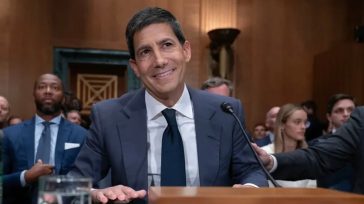 Fed: Ο Κέβιν Γουόρς αναλαμβάνει την ηγεσία της Ομοσπονδιακής Τράπεζας των ΗΠΑ