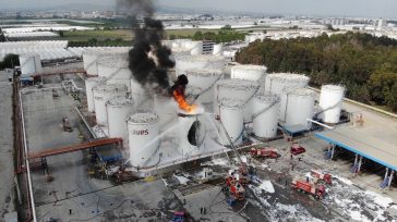 Πυρκαγιά σε εργοστάσιο στην Τουρκία – Ανατινάχθηκε δεξαμενή