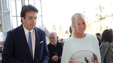 Φαίη Σκορδά: Με τον σύντροφό της, Αλέξανδρο Αθανασιάδη στη μεγάλη συναυλία των Metallica