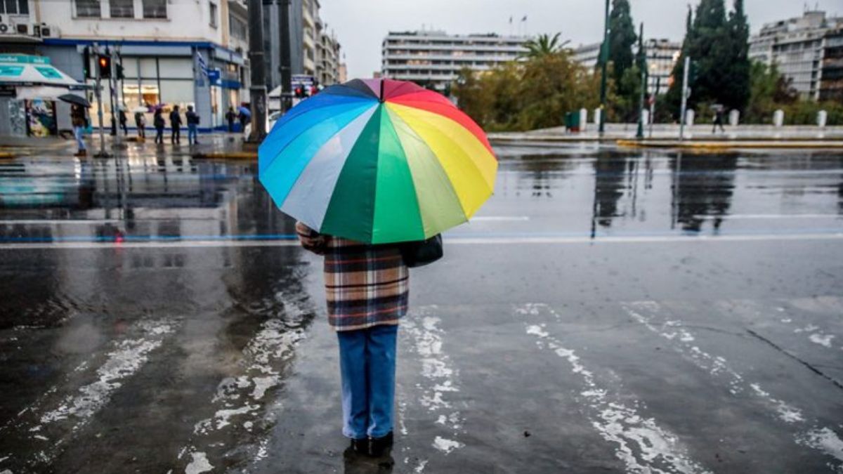 Καιρός: Βροχές από το μεσημέρι