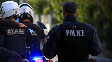 Θρίλερ στα Σπάτα: Βρήκαν νεκρό άνδρα μέσα σε ΙΧ
