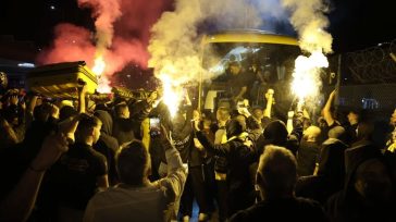 Αποθέωση για την ομάδα στο «Ελευθέριος Βενιζέλος»