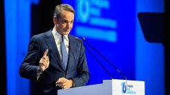 Μητσοτάκης: «Μια 3η τετραετία σημαίνει ότι δεν ρισκάρουμε να γυρίσουμε 3 τετραετίες πίσω»