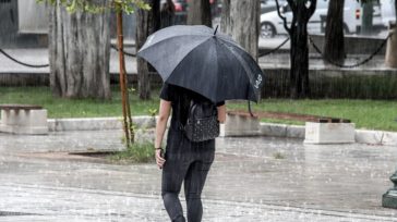 Καιρός: Αφρικανική σκόνη και βροχές το Σαββατοκύριακο