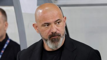 Στάνκοβιτς και Νίστρουμπ στο προσκήνιο για τον πάγκο