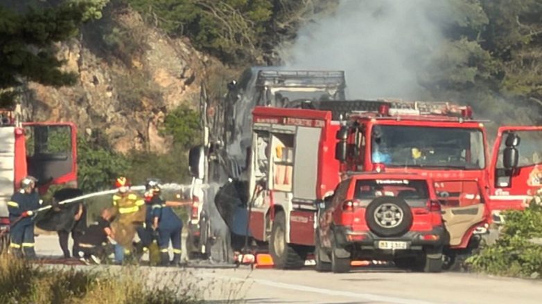 Φωτιά σε αυτοκινητάμαξα κοντά στην Αμμουδιά Πρεβέζης Φωτιά σε αυτοκινητάμαξα κοντά στην Αμμουδιά Πρεβέζης