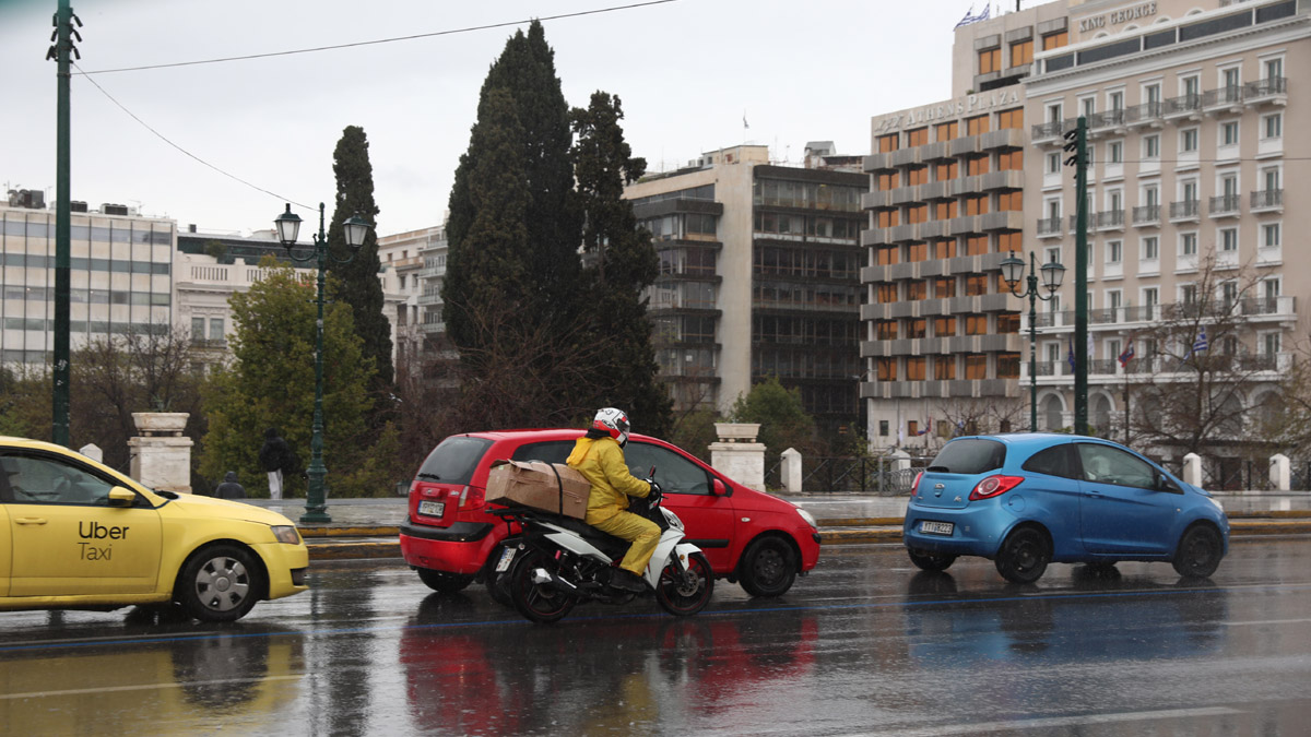 Αλλαγή στο σκηνικό του καιρού: Έρχονται έντονες νεφώσεις και καταιγίδες