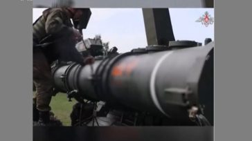 Ρώσοι στρατιώτες μεταφέρουν πυρηνικές κεφαλές