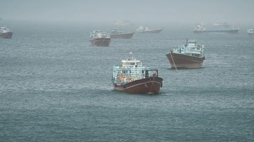 Ορμούζ: Το Ιράν διεκδικεί έλεγχο μέχρι το λιμάνι της Φουτζάιρα