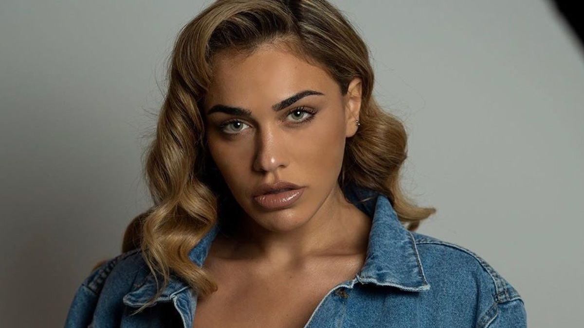 Κόνι Μεταξά: «Πώς μαζεύετε οι influencers λεφτά για σπίτια;»