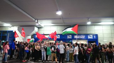 Επέστρεψαν στην Αθήνα οι 19 Έλληνες του «Global Sumud Flotilla»
