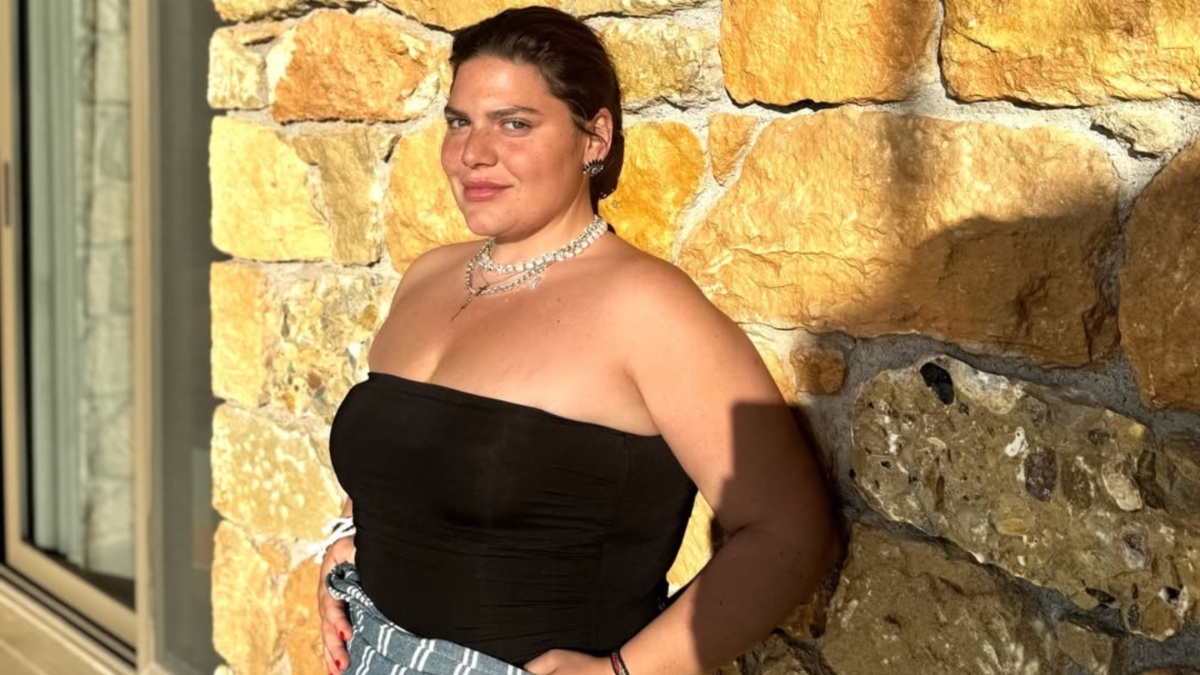 Δανάη Μπάρκα: Οι αποκαλυπτικές φωτογραφίες με μαγιό από τις διακοπές της στην Κύπρο