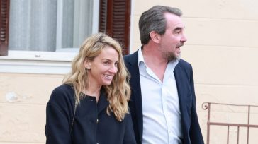 Χρυσή Βαρδινογιάννη – Νικόλαος Ντε Γκρες: Το «παρών» στο λαμπερό κάλεσμα του οίκου Armani στην Αθηναϊκή Ριβιέρα